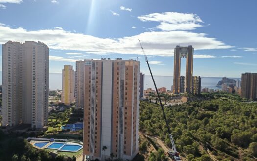 Apartamento en venta en Benidorm – Zona tranquila con vistas al mar y la montaña
