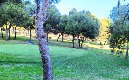 Apartamento en venta en Benidorm – Zona tranquila con vistas al mar y la montaña