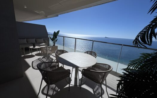 RS-1041 Apartamento en primera línea con vistas panorámicas al mar en Benidorm – Playa de Levante