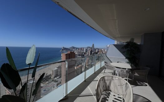 RS-1041 Apartamento en primera línea con vistas panorámicas al mar en Benidorm – Playa de Levante